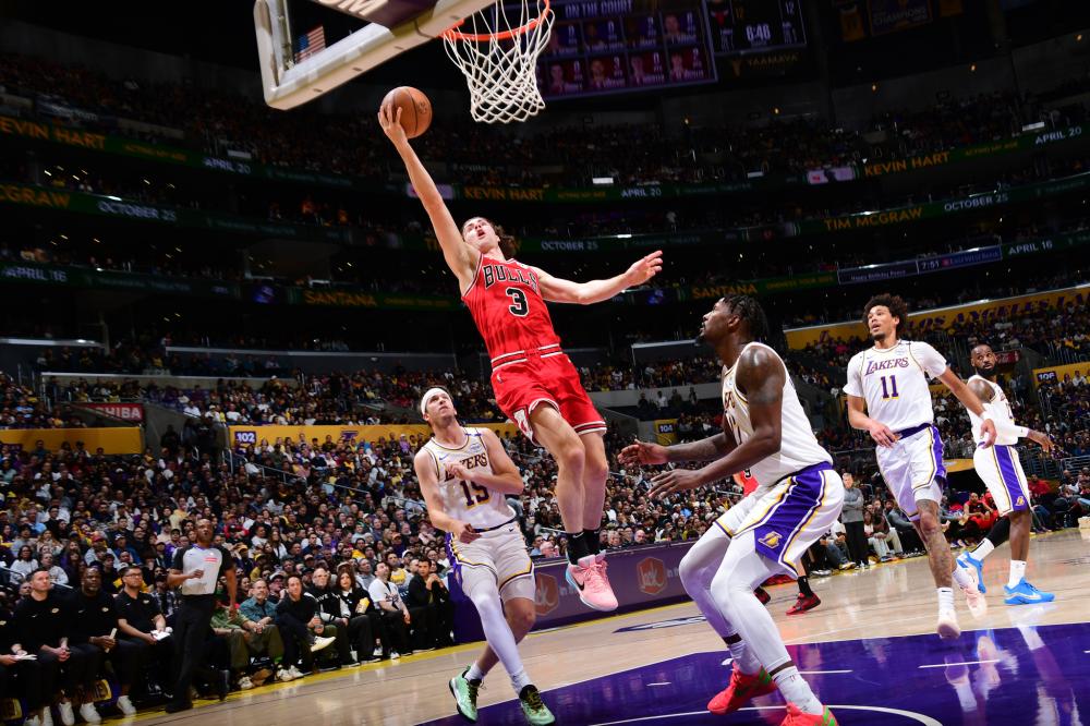 开局平推！佩雷拉1分20秒TKO安卡拉耶夫，重夺轻重量级世界冠军