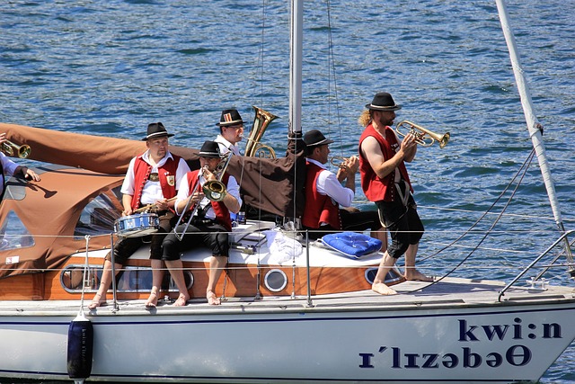 浙江稠州五人得分上双力克新疆，小组第一出线